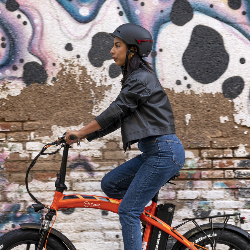 Casco smart Youin con LED intermitentes y mando