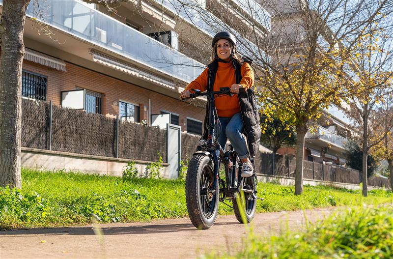 Los mejores trucos para ahorrar batería en bicicletas y patinetes eléctricos