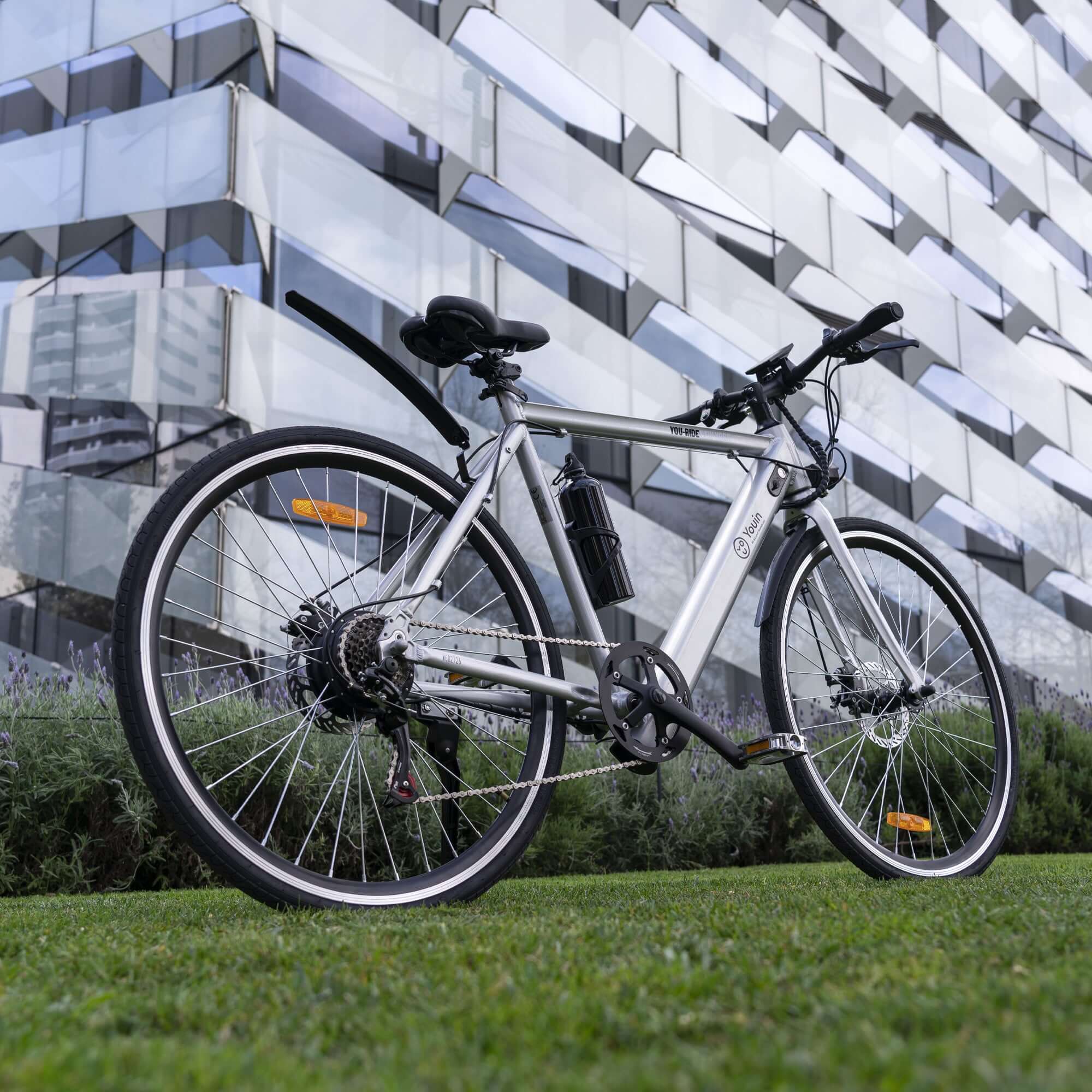 Bicicleta eléctrica Youin New York 29 pulgadas BK1500 en entorno urbano