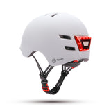 Casco con LED frontal y trasera